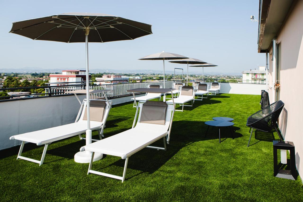 Unique Hotel Cesenatico Exterior photo
