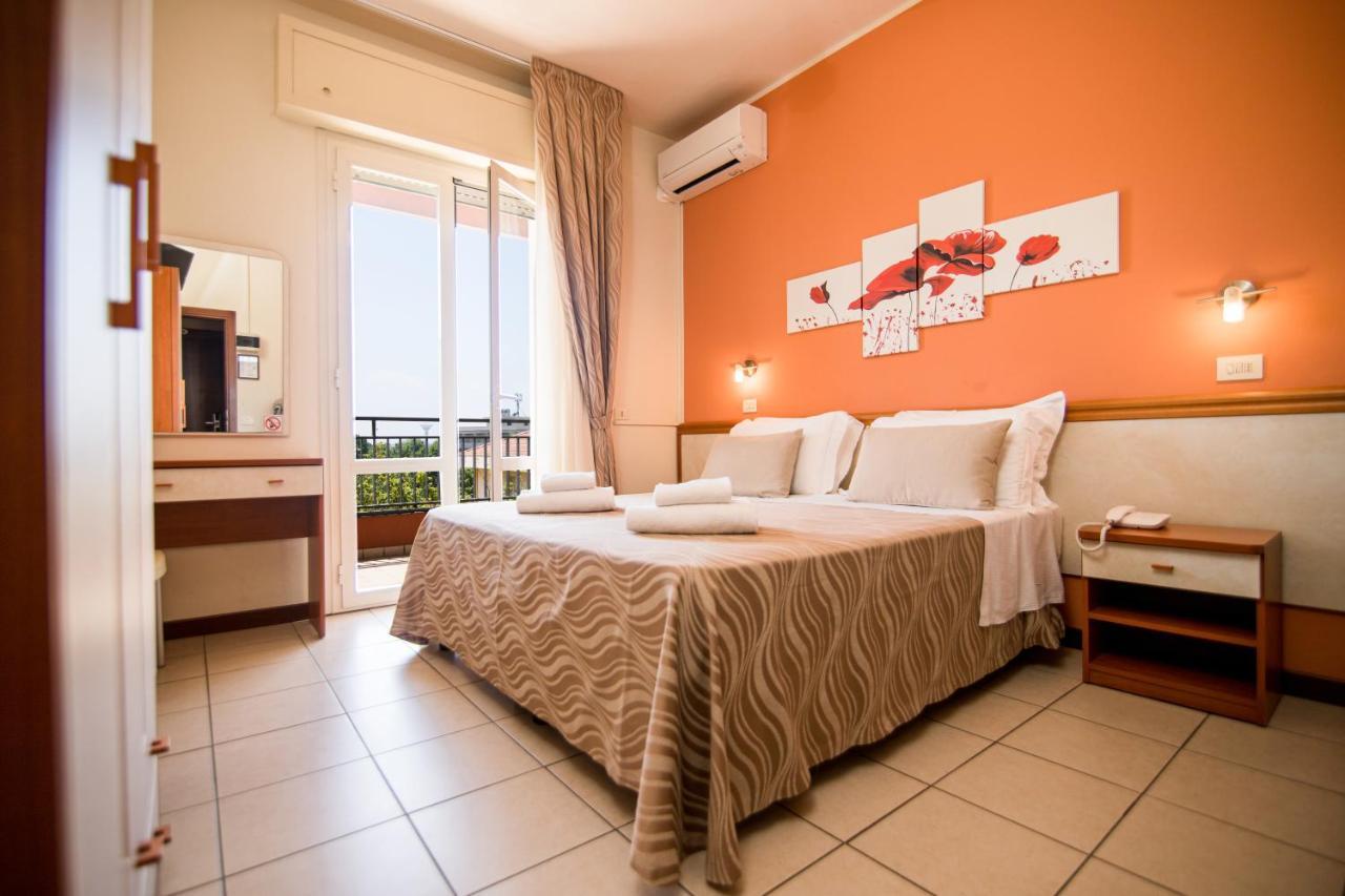 Unique Hotel Cesenatico Exterior photo