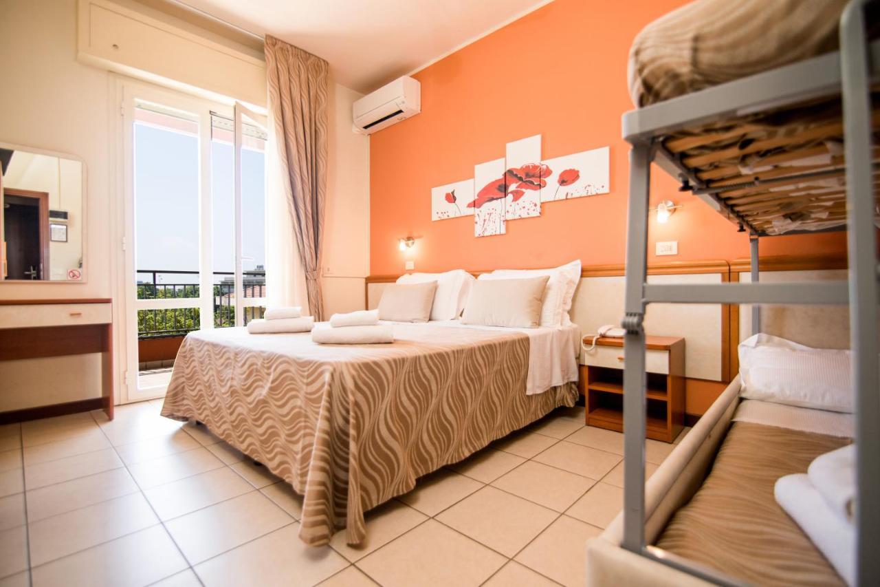 Unique Hotel Cesenatico Exterior photo