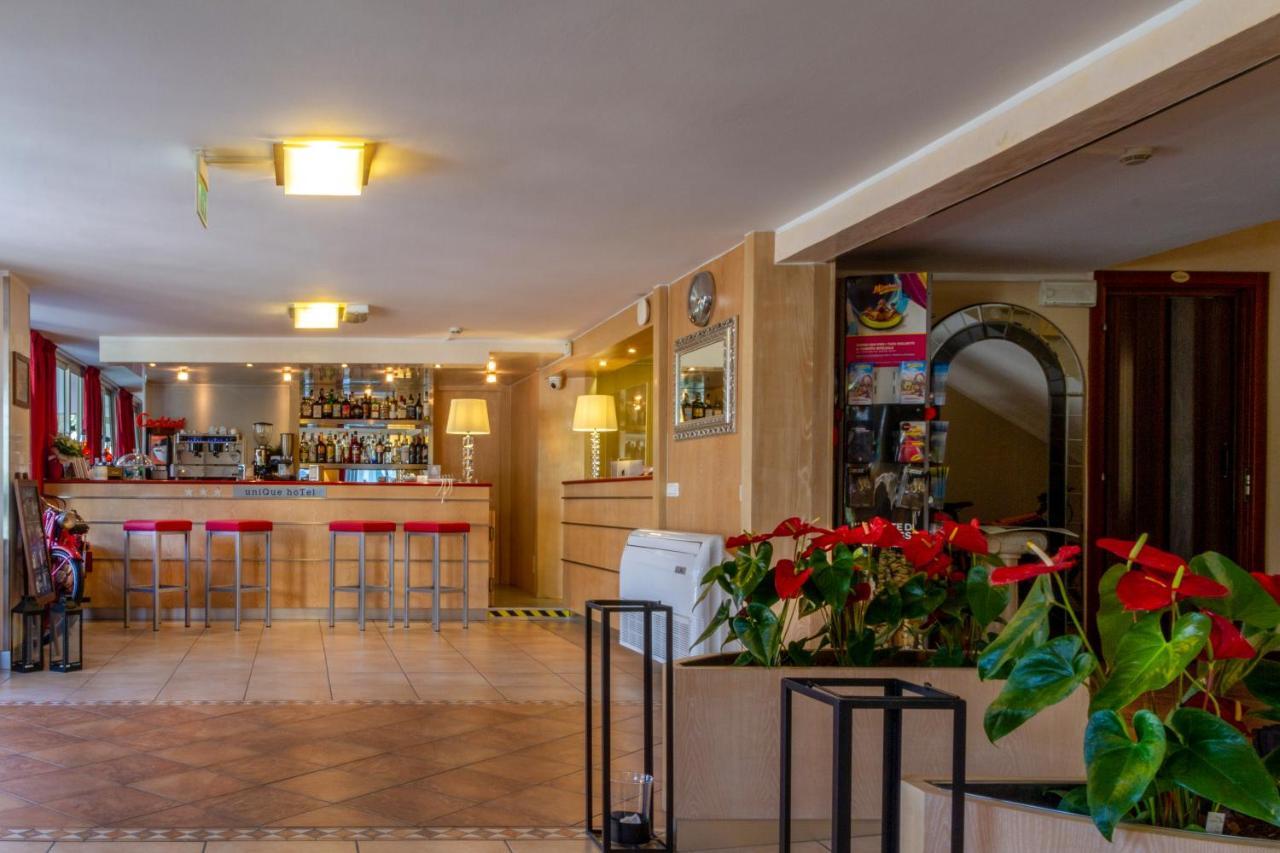 Unique Hotel Cesenatico Exterior photo